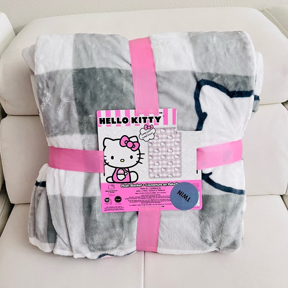 Hello Kitty‎ Twin XL Blanket